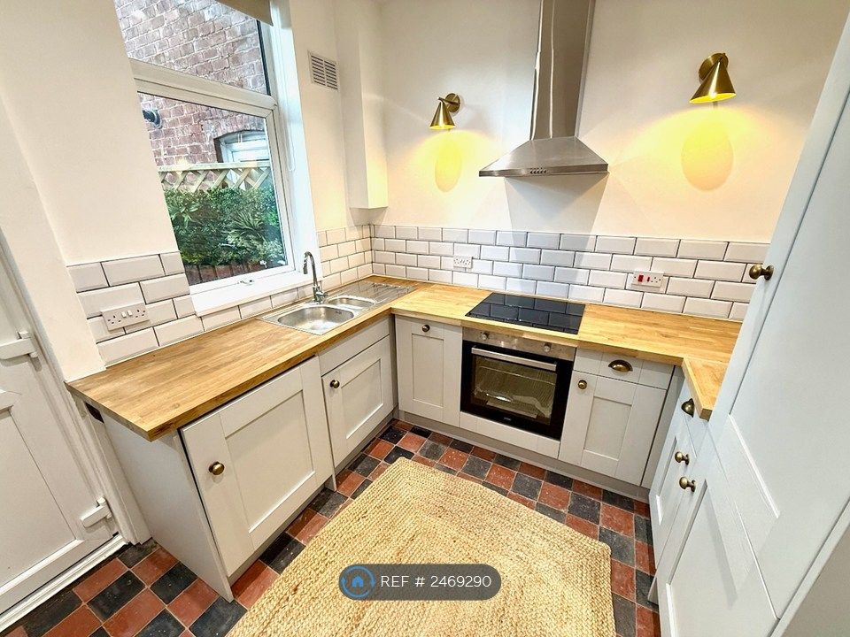 Property photo 2 of 20 Kitchen 1