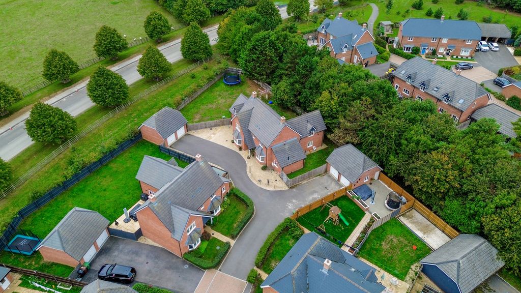 Property photo 3 of 23