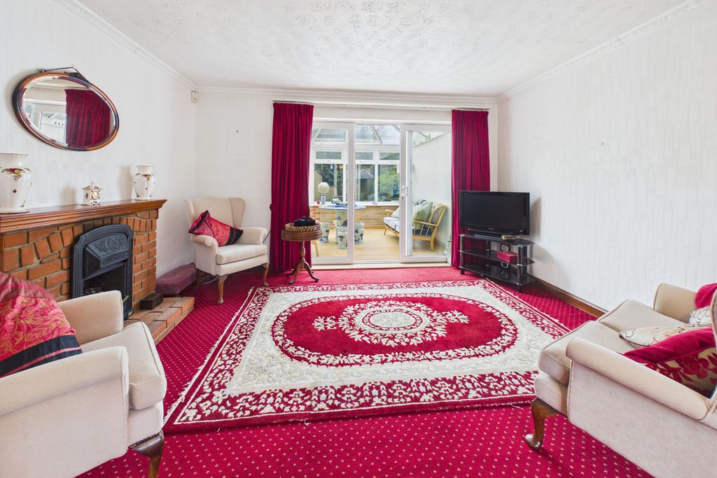 Property photo 2 of 26