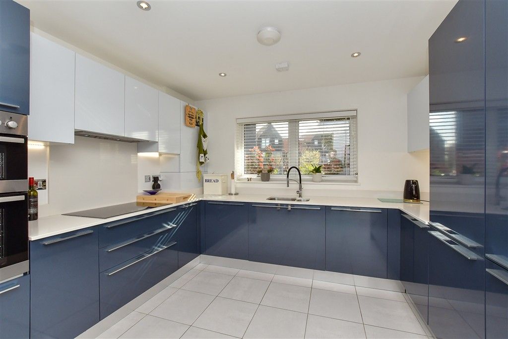 Property photo 2 of 21 Kitchen/ Breakfast Room