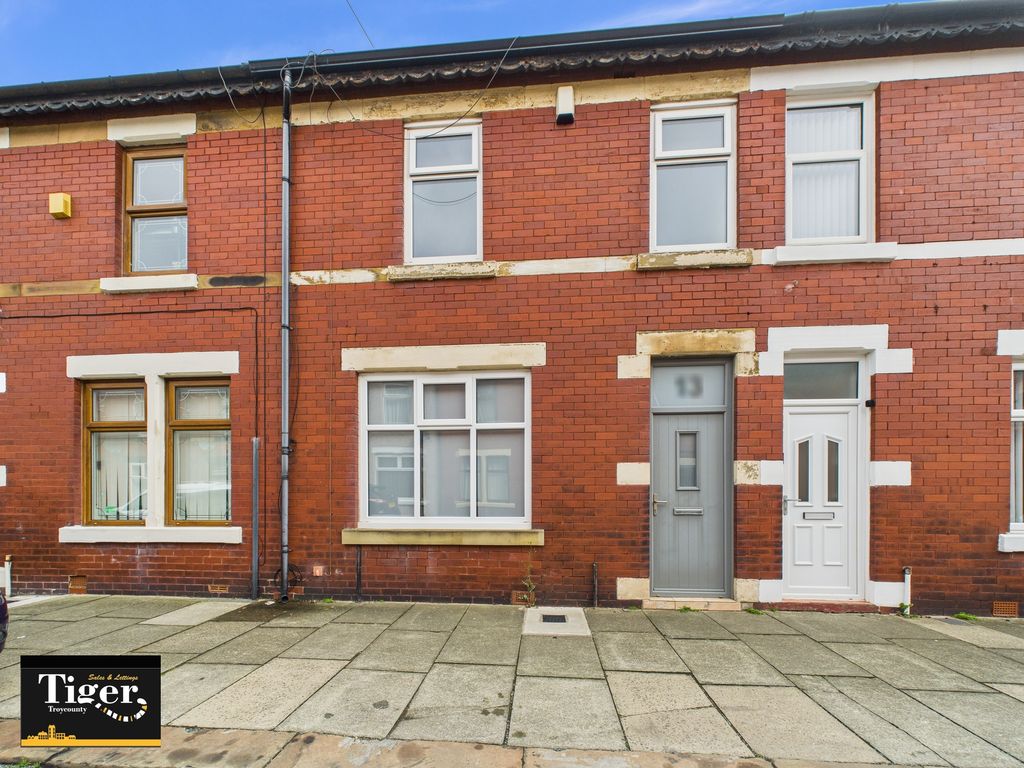 Property photo 1 of 10 Cam02176G0-Pr0700-Still010