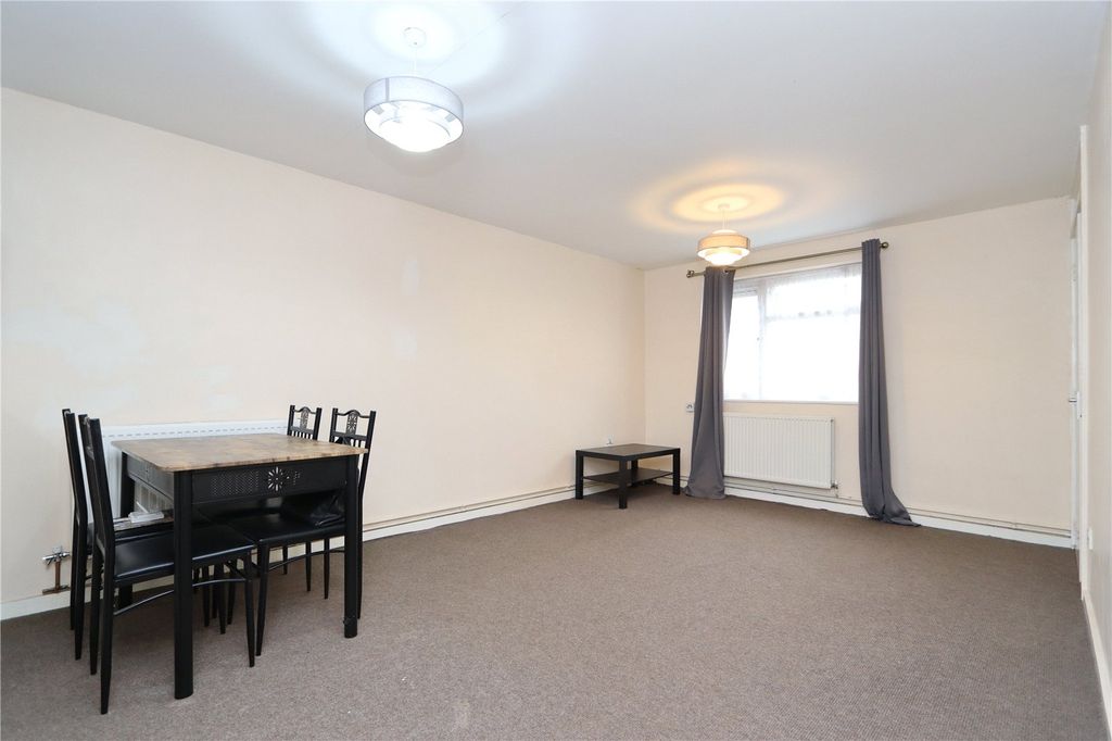 Property photo 3 of 7 Picture No. 04