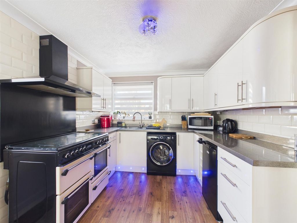 Additional image 6 of 4 bed detached house for salePhyllis Avenue, Peacehaven BN10