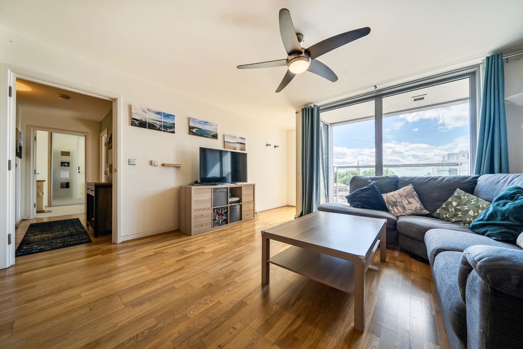 Property photo 1 of 18 5011801