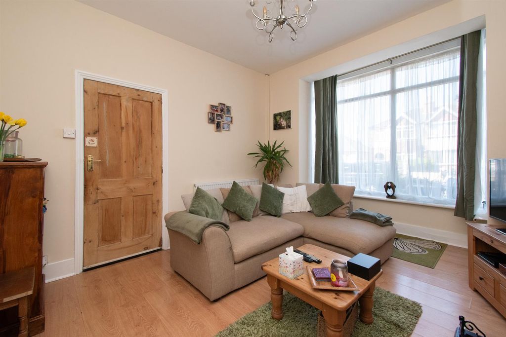 Property photo 3 of 20 Living Room