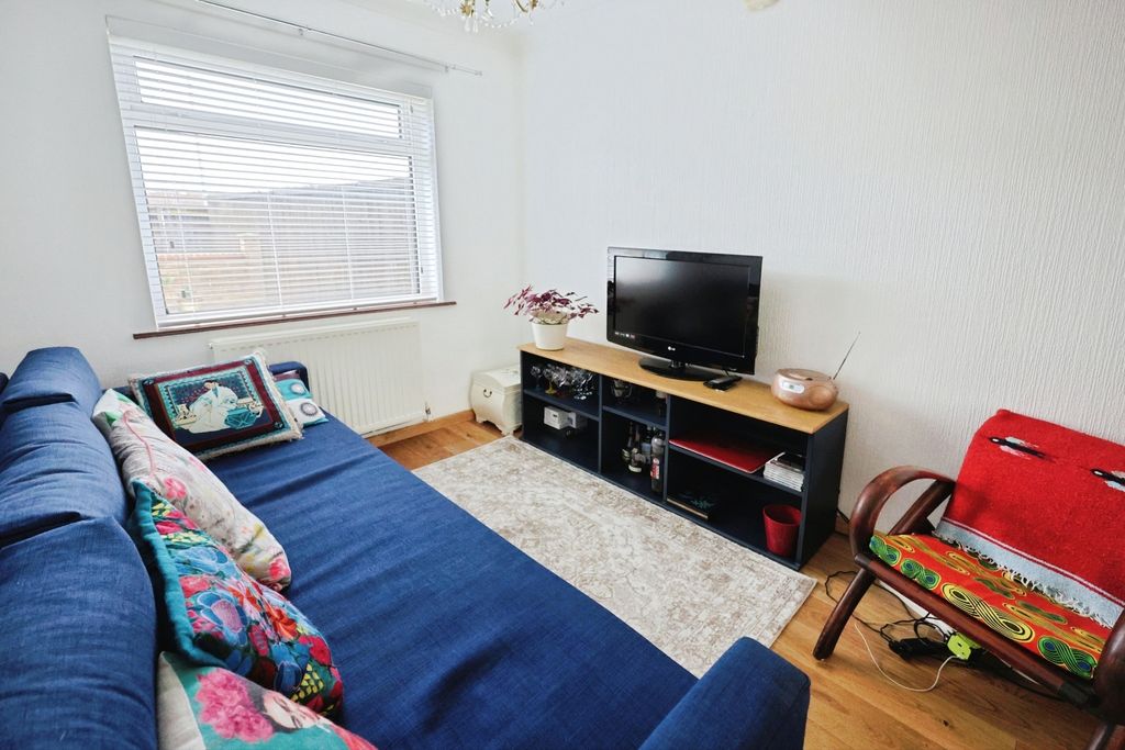 Property photo 3 of 13 Pbox-Img.Jpg