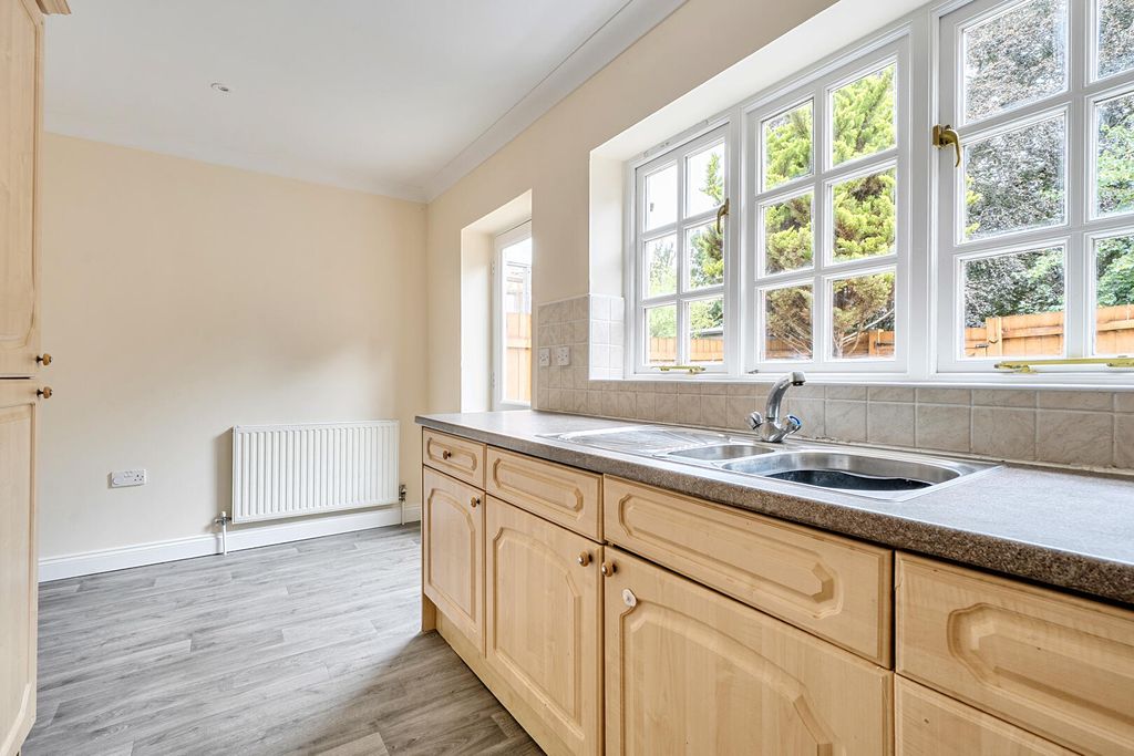 Property photo 2 of 16 Kitchen