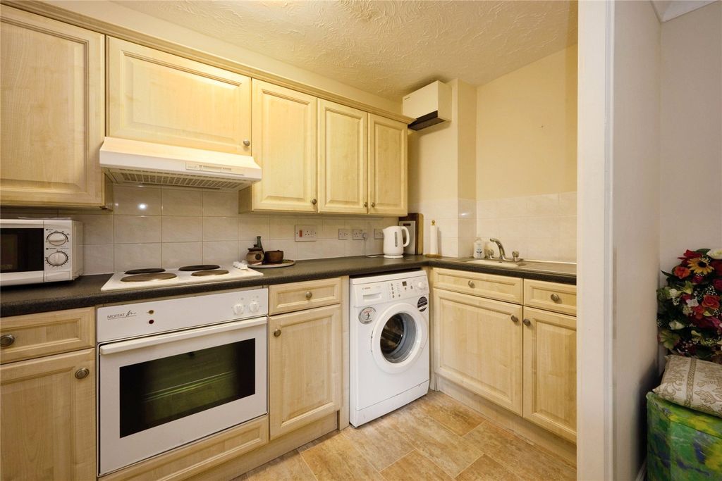 Property photo 2 of 15 Picture No. 13