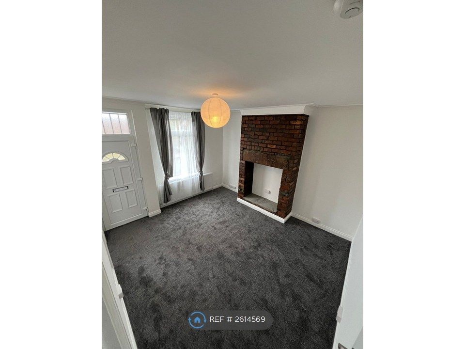 Property photo 3 of 11 Lounge