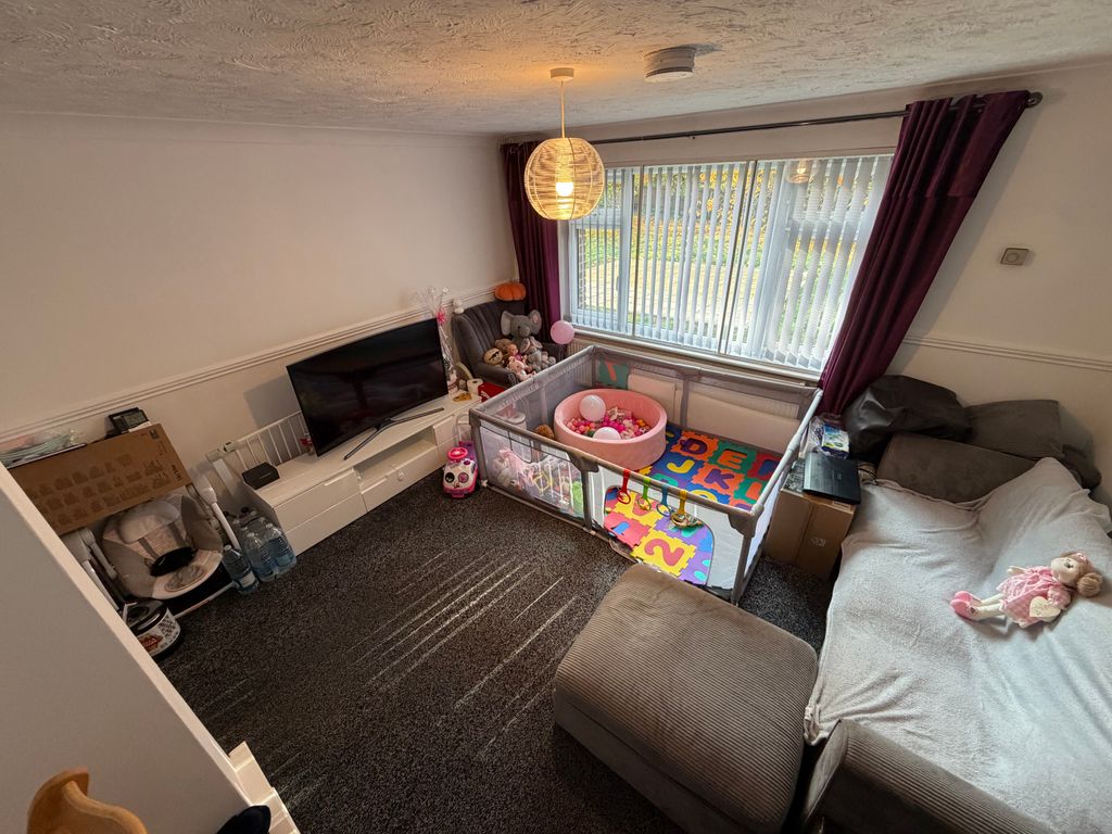 Property photo 2 of 21