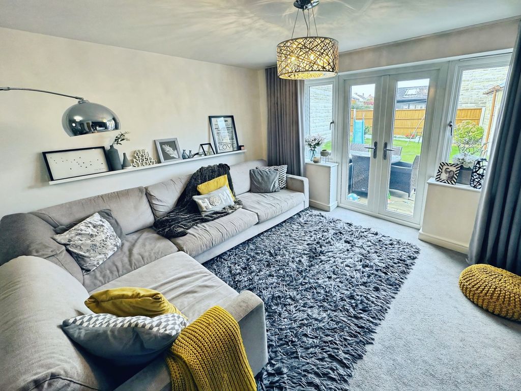 Property photo 3 of 20 Living Room