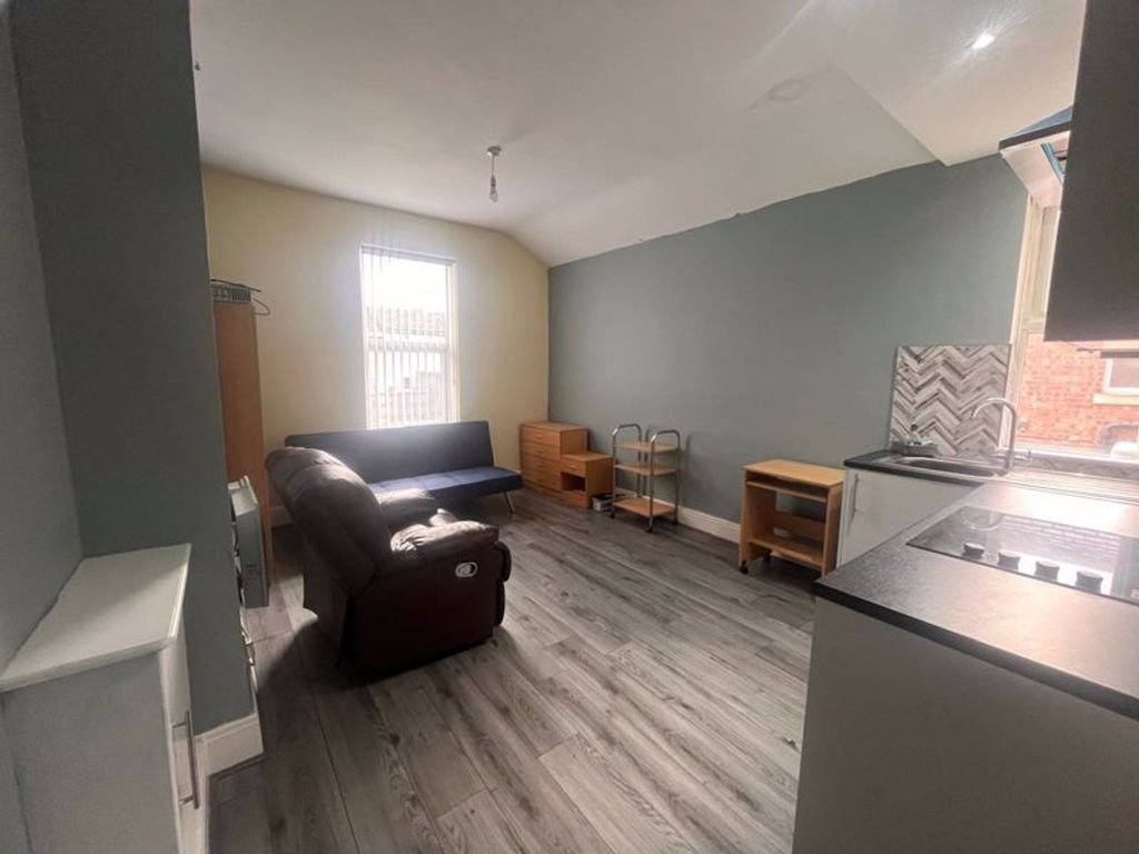 Property photo 3 of 8 Photo 3