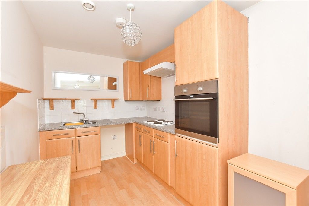 Property photo 2 of 8 Kitchen