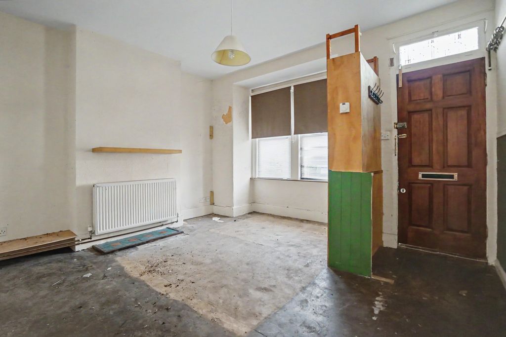 Property photo 2 of 15 11 Ladas Road, West Norwood, London, Se27 0Up