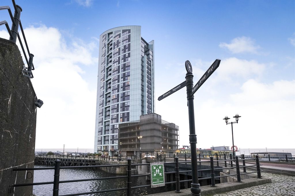 Property photo 1 of 9