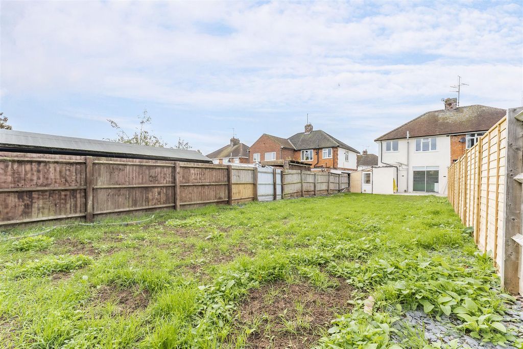 Property photo 2 of 21 Garden