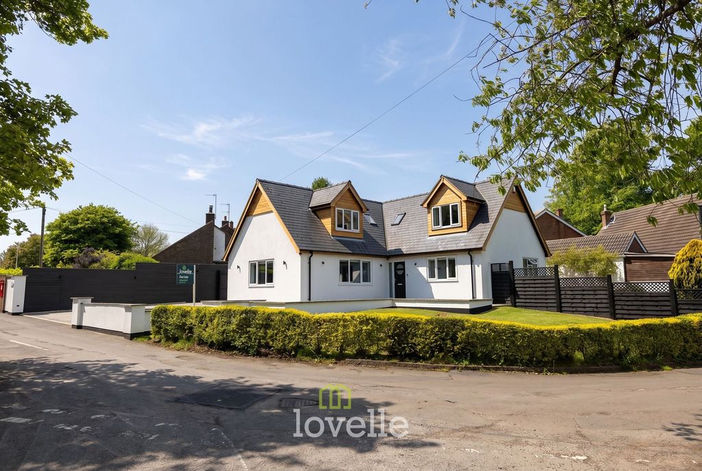Property photo 1 of 32