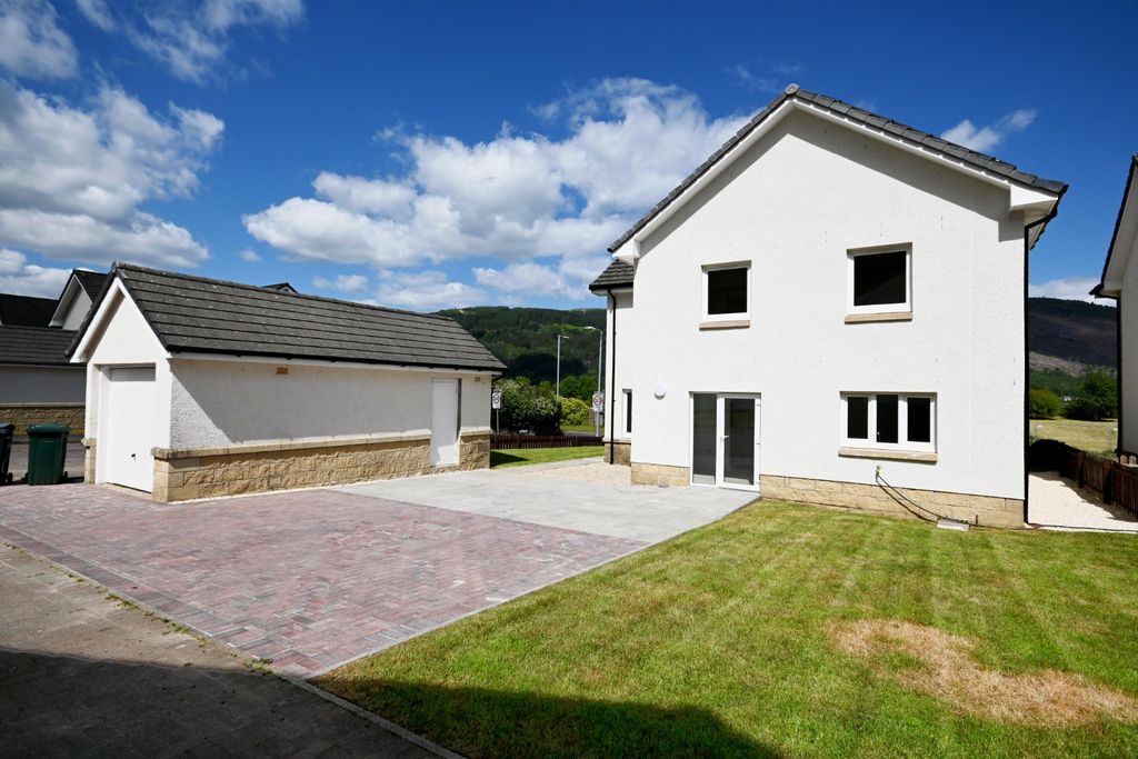 Property photo 3 of 33 4086805