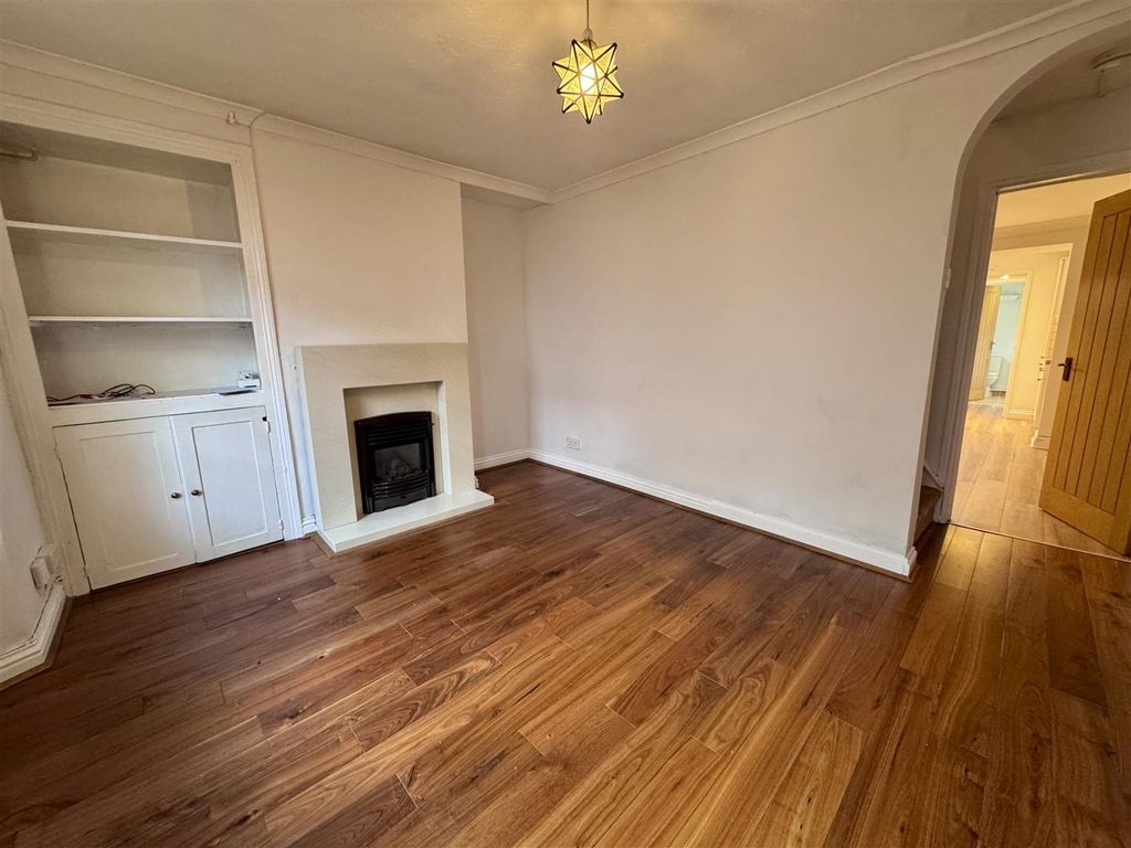 Property photo 3 of 21 Living Room