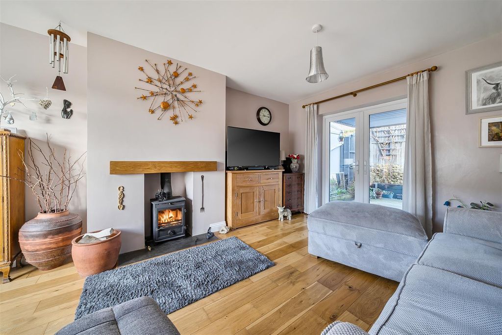 Property photo 2 of 16 Sitting Room