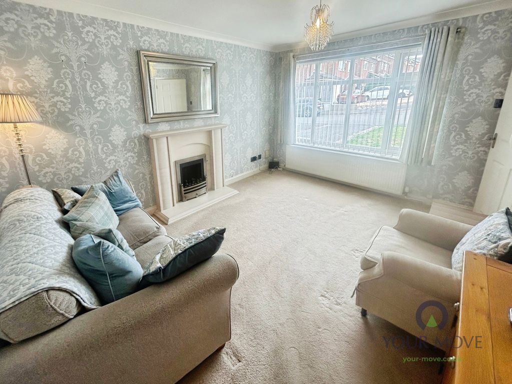 Property photo 3 of 12 Lounge