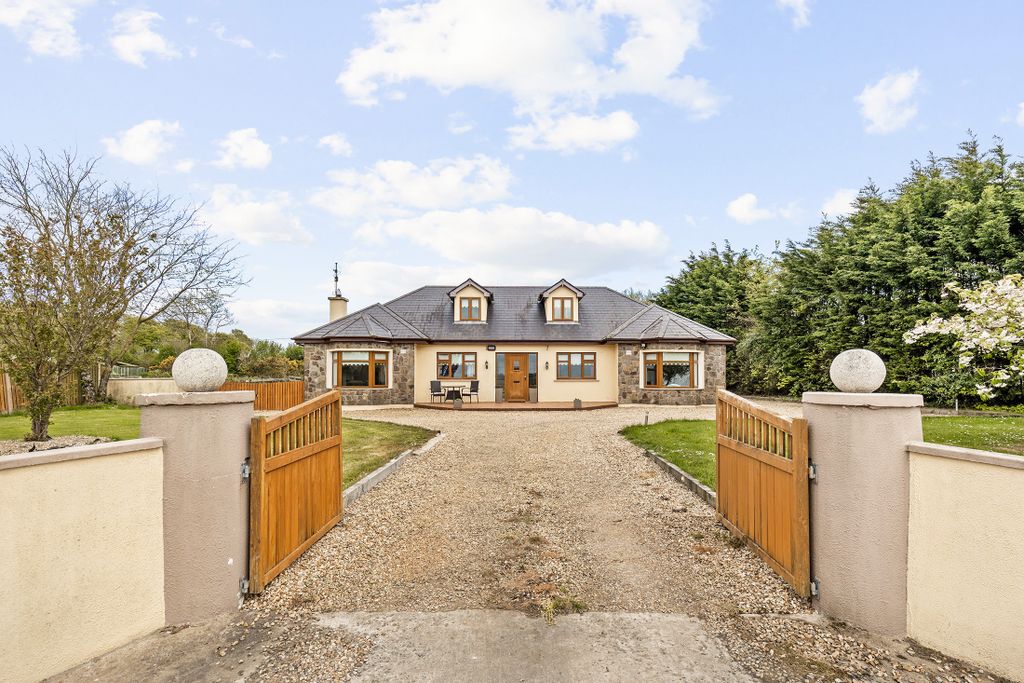 Property photo 1 of 35