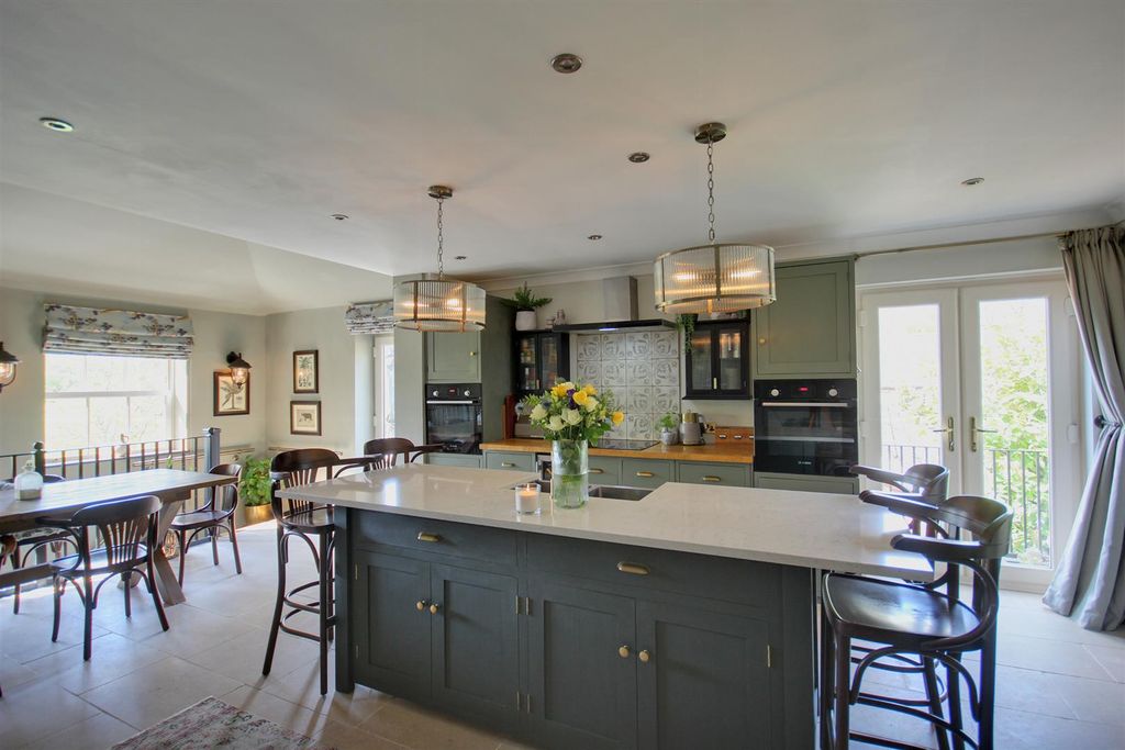 Property photo 3 of 24 Beeches (14).Jpg