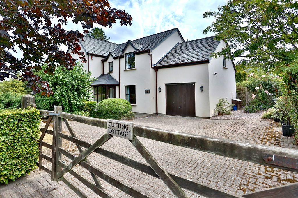 Property photo 1 of 44