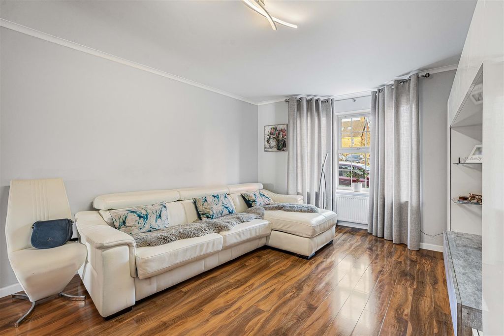 Property photo 2 of 16 8_74409.Jpg