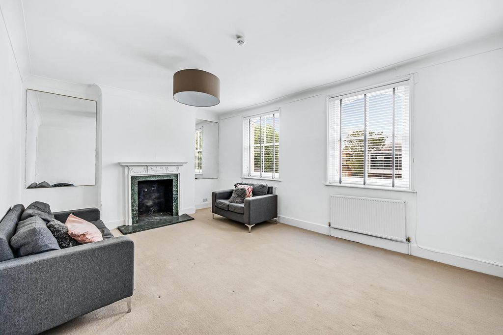 Property photo 2 of 10