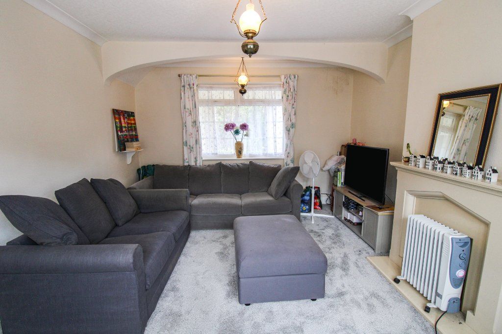 Property photo 2 of 19 Lounge