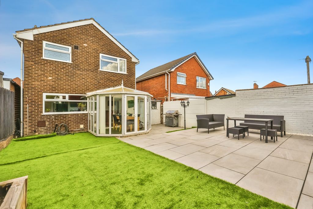 Property photo 2 of 15