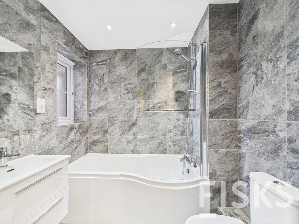 Additional image 6 of 2 bed flat for saleCatherine Road, Benfleet SS7