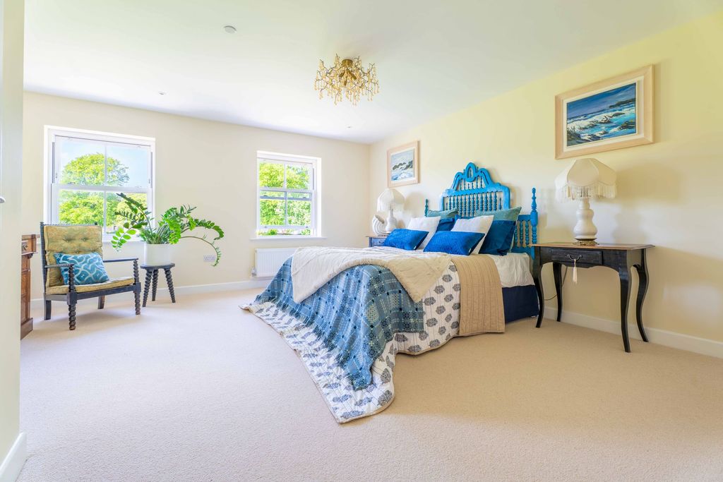 Property photo 1 of 40