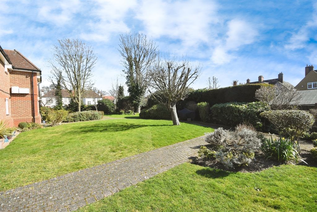 Property photo 2 of 16