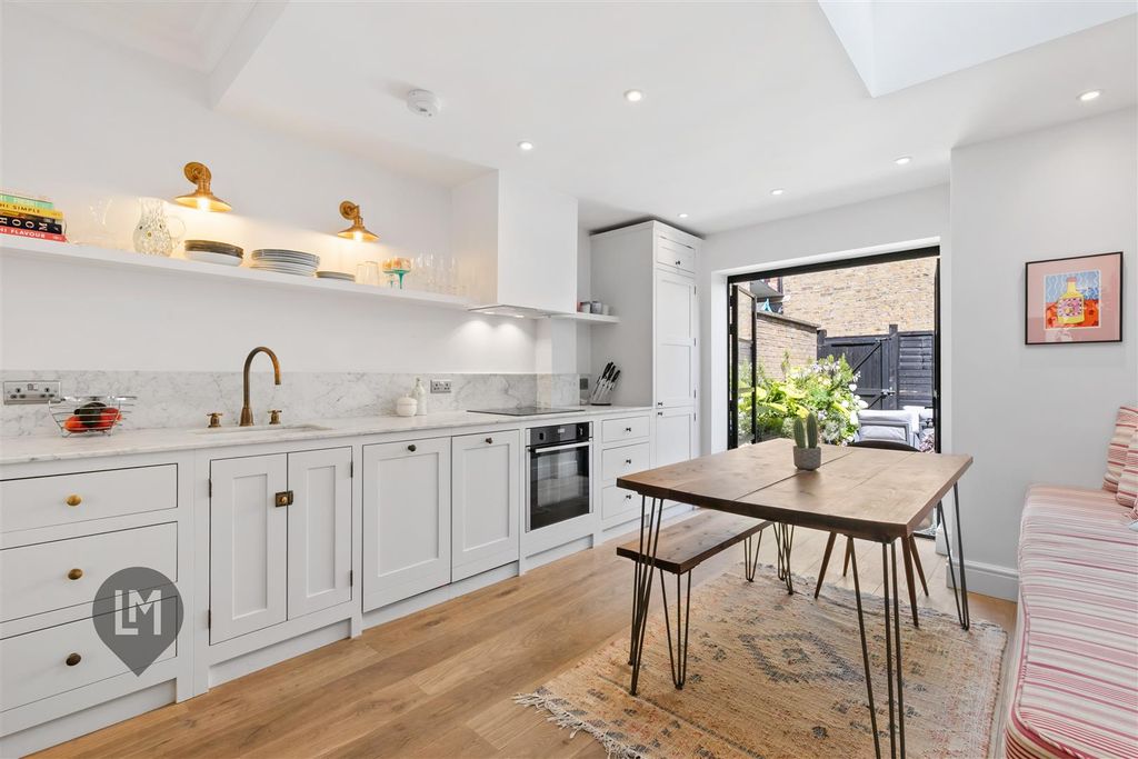 Property photo 1 of 7 Living/Dining/Kitchen