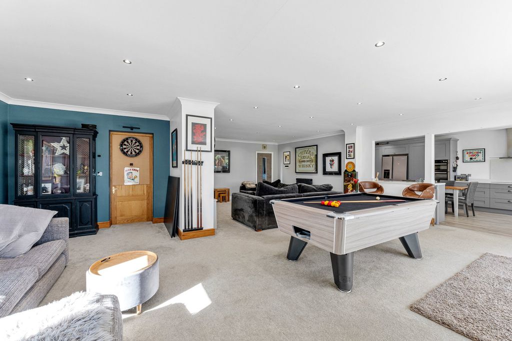 Property photo 1 of 27