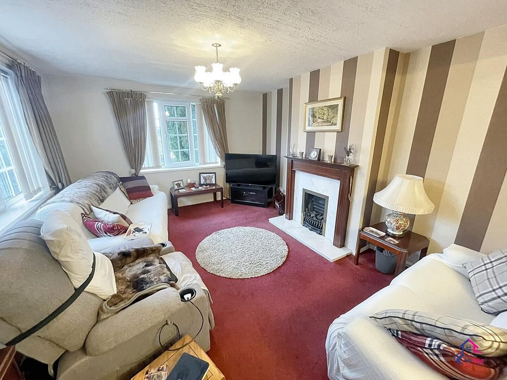 Property photo 3 of 14 Living Room