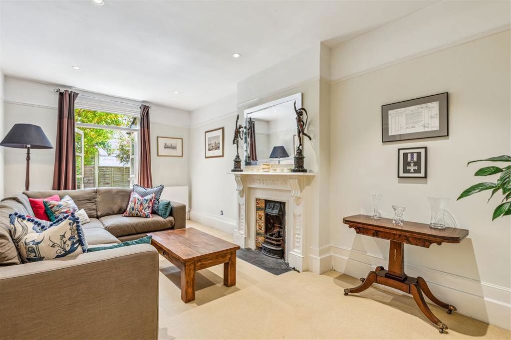 Property photo 2 of 9