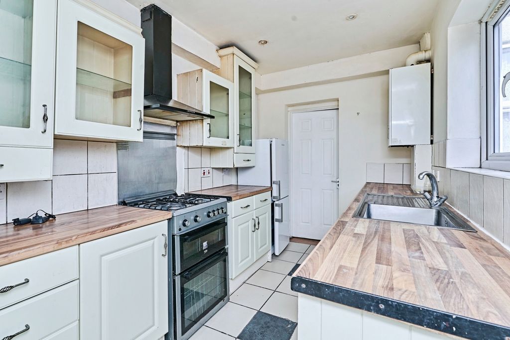 Property photo 2 of 19 Pbox-Img.Jpg