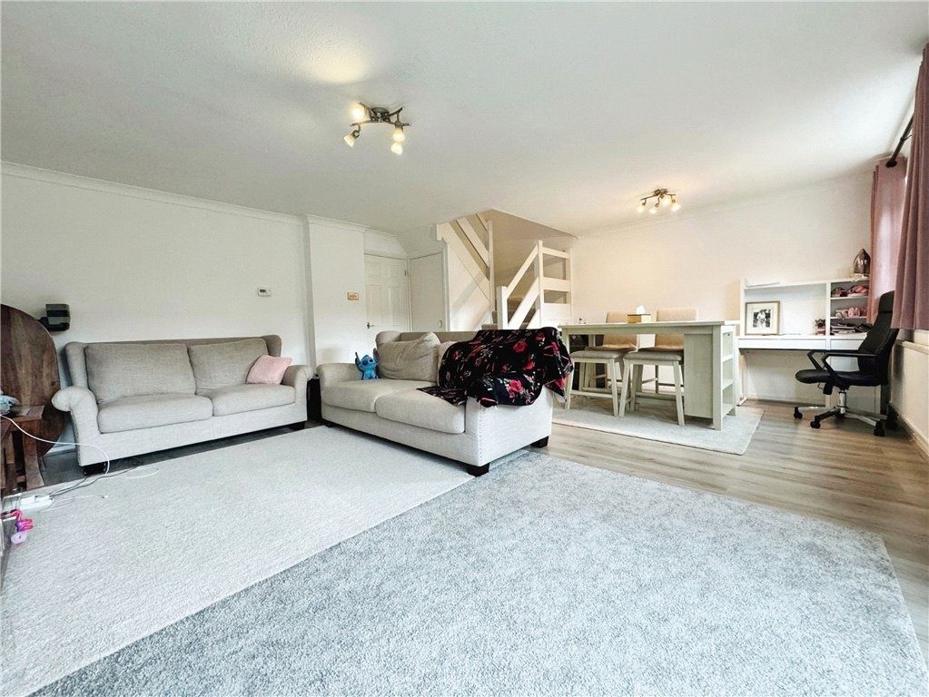 Property photo 2 of 9 Lounge