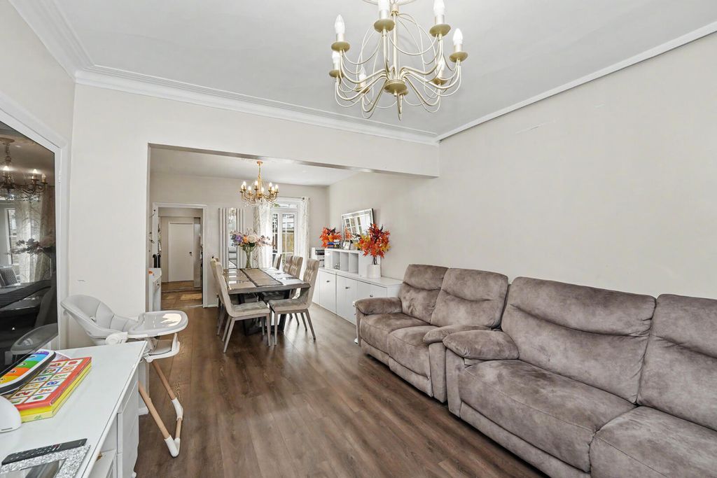 Property photo 3 of 36 Living Room