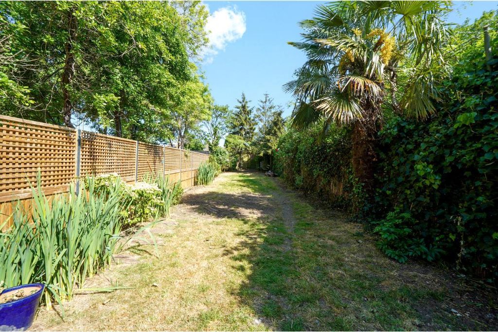 Property photo 3 of 23 Barry Road - Orgulntaaijie7Vhh89Z.Jpg