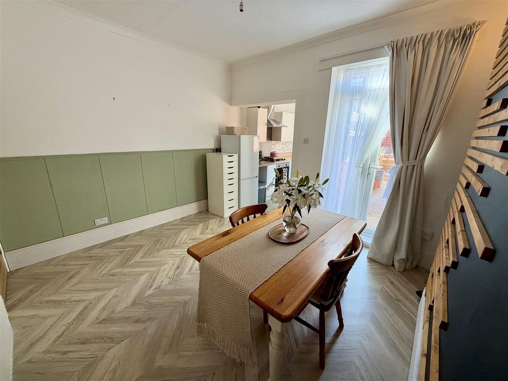 Property photo 2 of 17 Dining Room