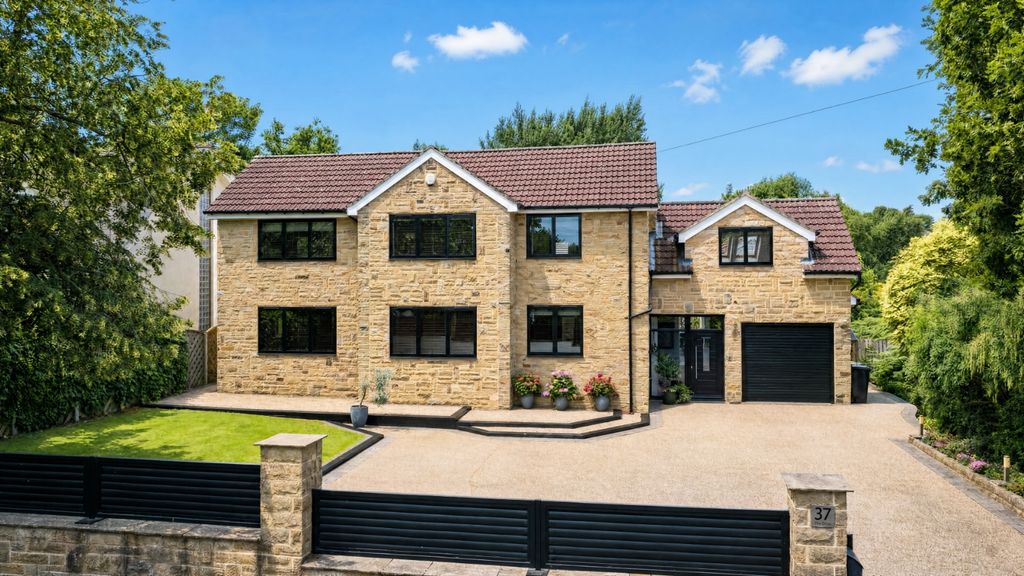 Property photo 1 of 37 Picture No. 44