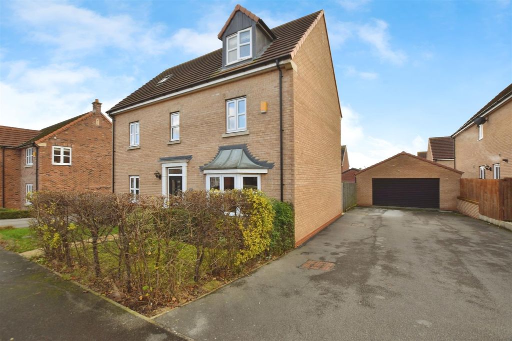 Property photo 1 of 24 Front External