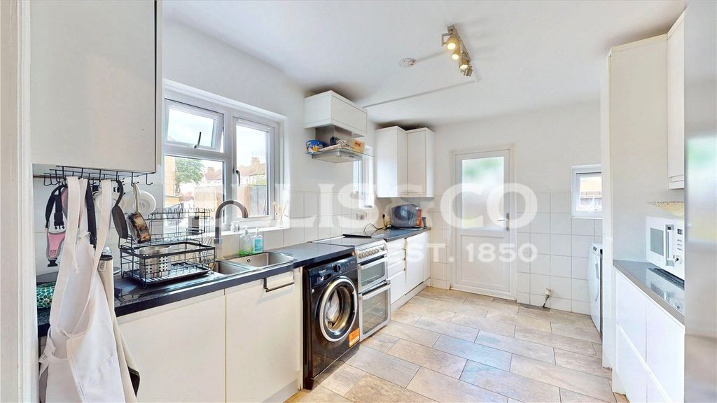 Property photo 3 of 19 Picture No. 08