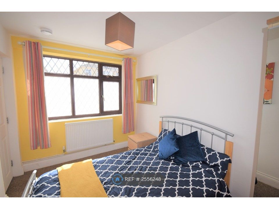 Property photo 2 of 26