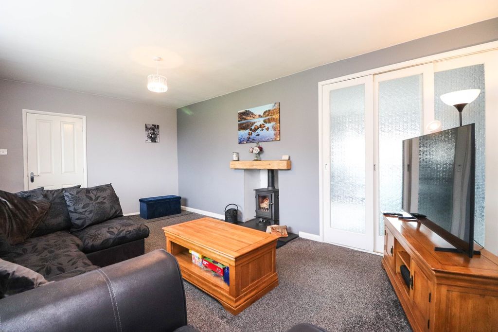 Property photo 3 of 23 Lounge