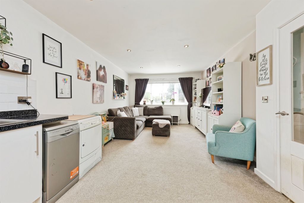 Property photo 3 of 16